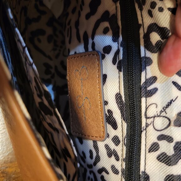 NWT Jessica Simpson Taupe Quilted Crossbody Bag - Picture 7 of 8